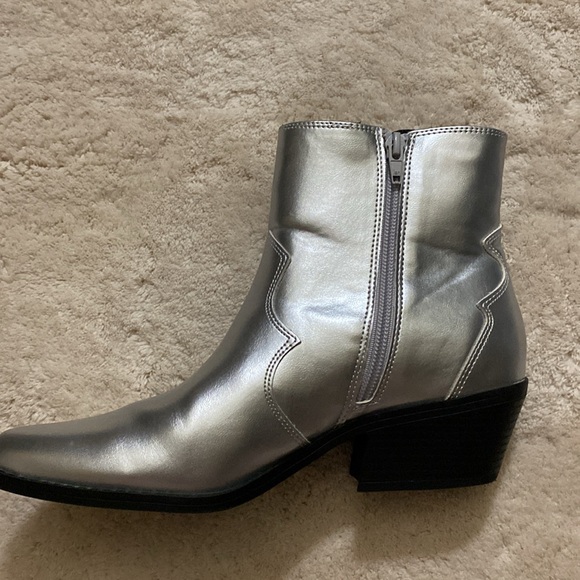 Silver booties - Picture 5 of 5